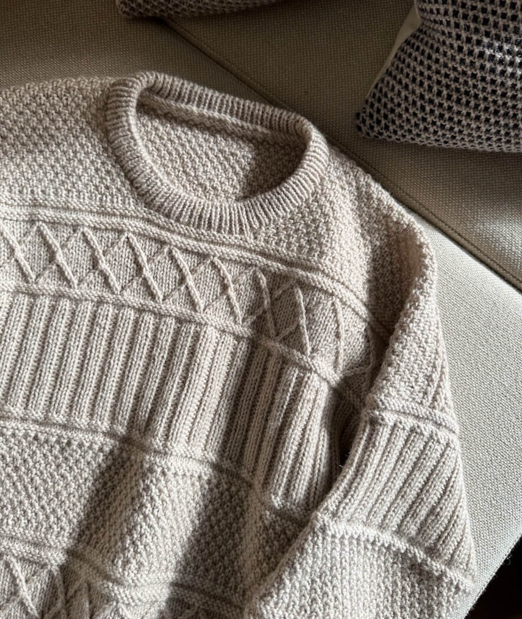 Ingrid Sweater Man - Papir - PetiteKnit - Garntopia