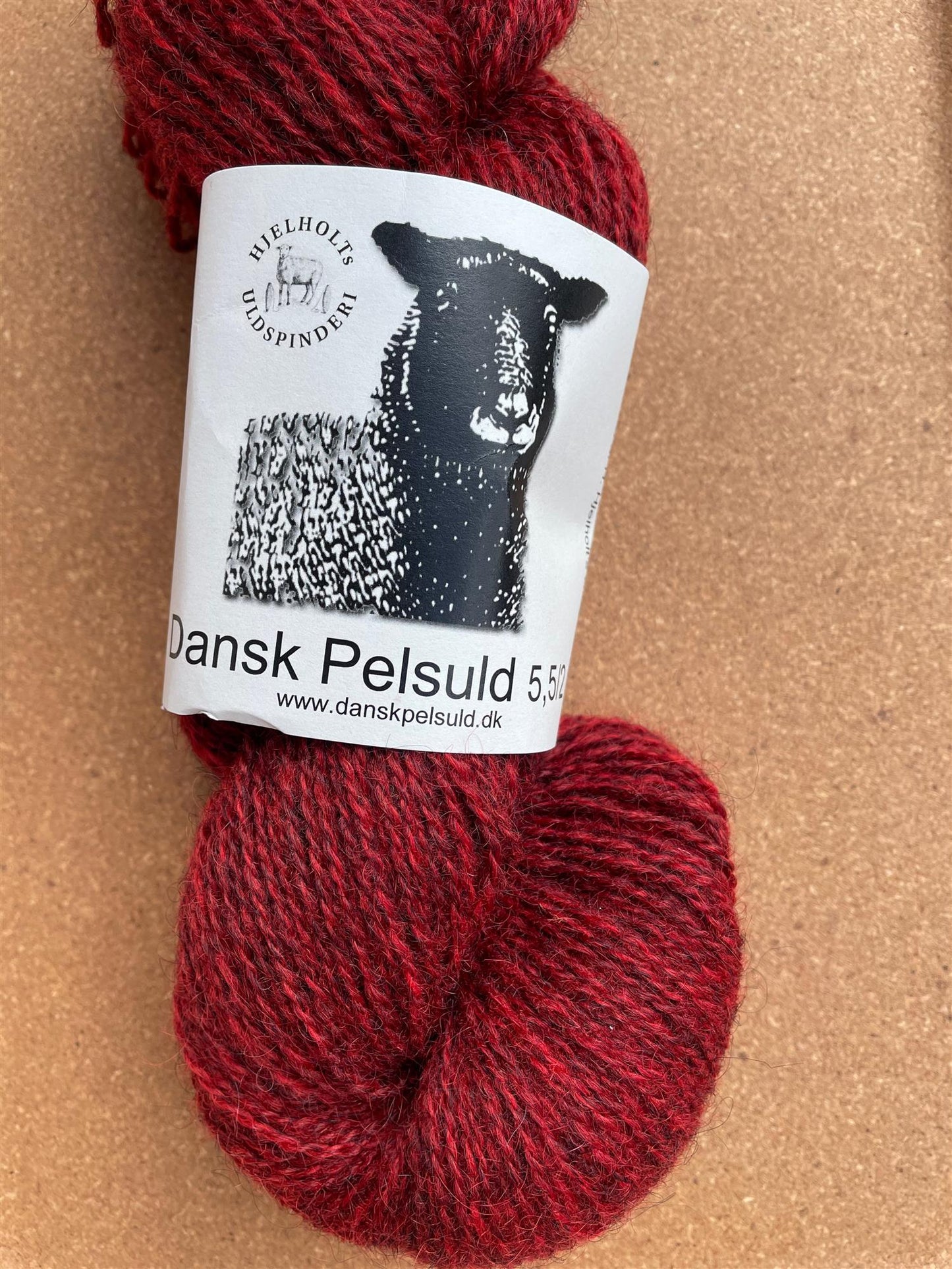 31 Rustrød   -  Dansk pelsuld 5,5/2 - Hjelholt - Garntopia
