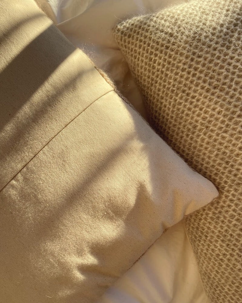 CUSHION BACKING - 40 X 60 CM