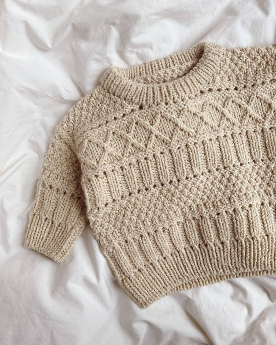 Ingrid Sweater Baby - Papir - PetiteKnit - Garntopia