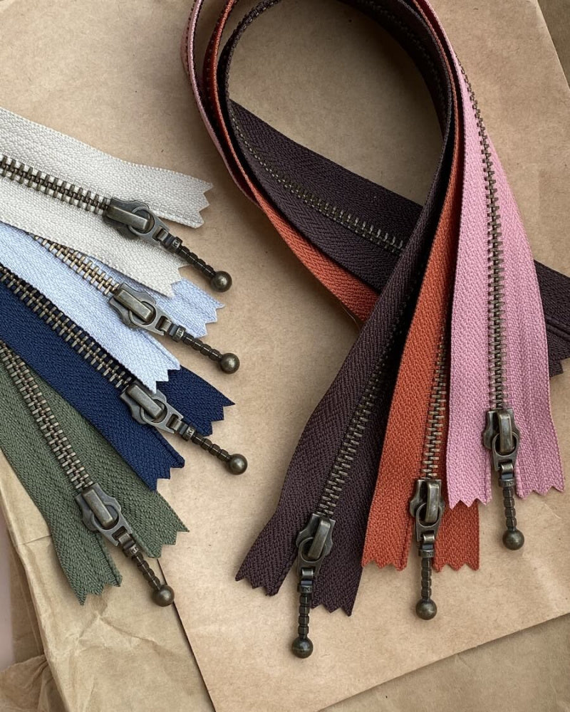 Short zipper - Almond 20 cm