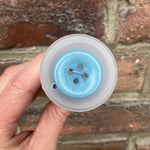 Plastknapp 4 hull - Blå - 15 mm