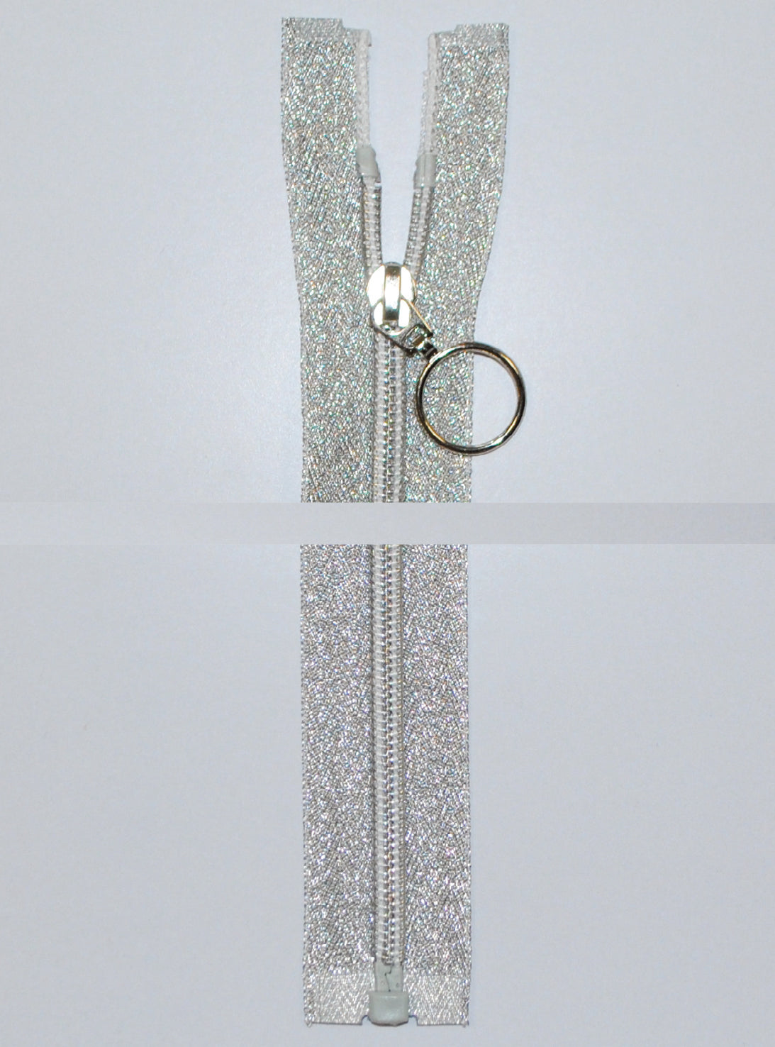 Glidelås 70 cm - delbar - Lurex sølv - Villy Jensen - Garntopia