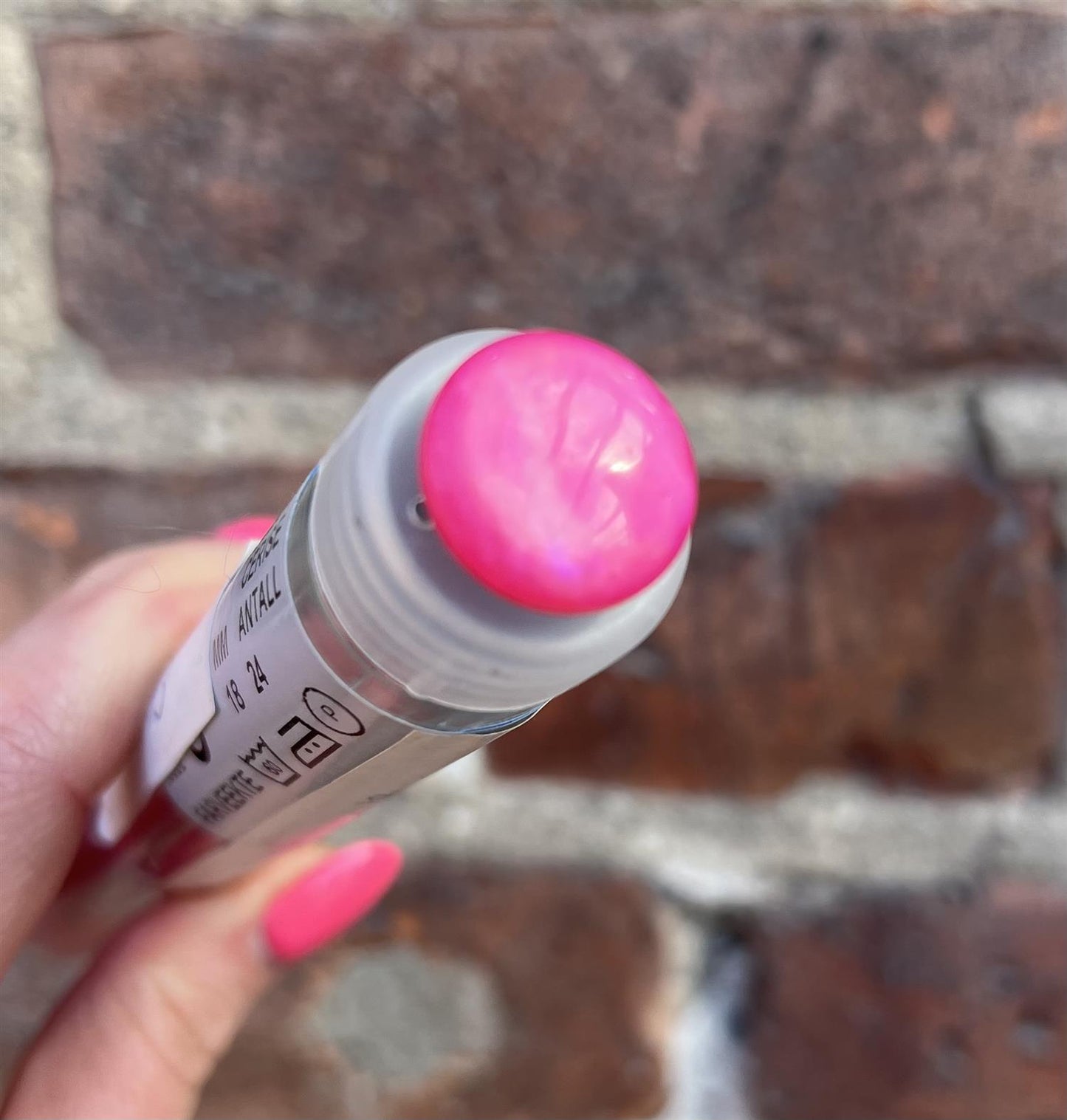 Runde plastknapper - 18 mm - Cerise - Hjelmtvedt - Garntopia