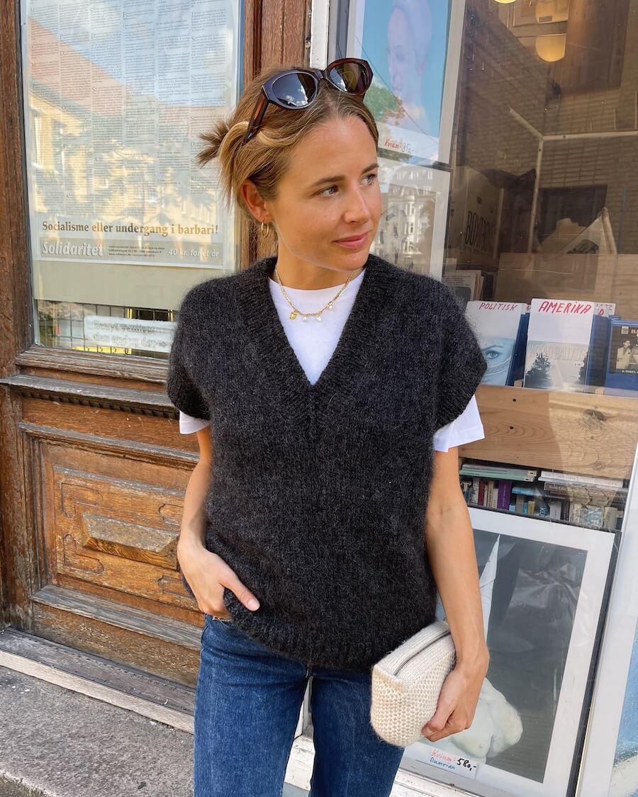 Weekend Slipover V-neck - Papir - PetiteKnit - Garntopia