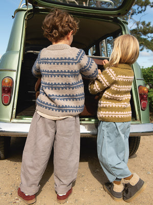 2506 - Mykt til barn - Nr. 2  Ridge Sweater Junior - Sandnes garn - Garntopia