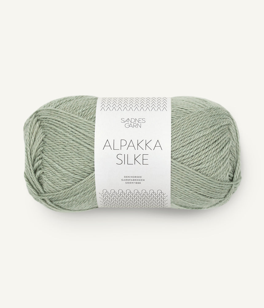 8521 Støvet lys grønn -	Alpakka silke - Sandnes garn - Garntopia