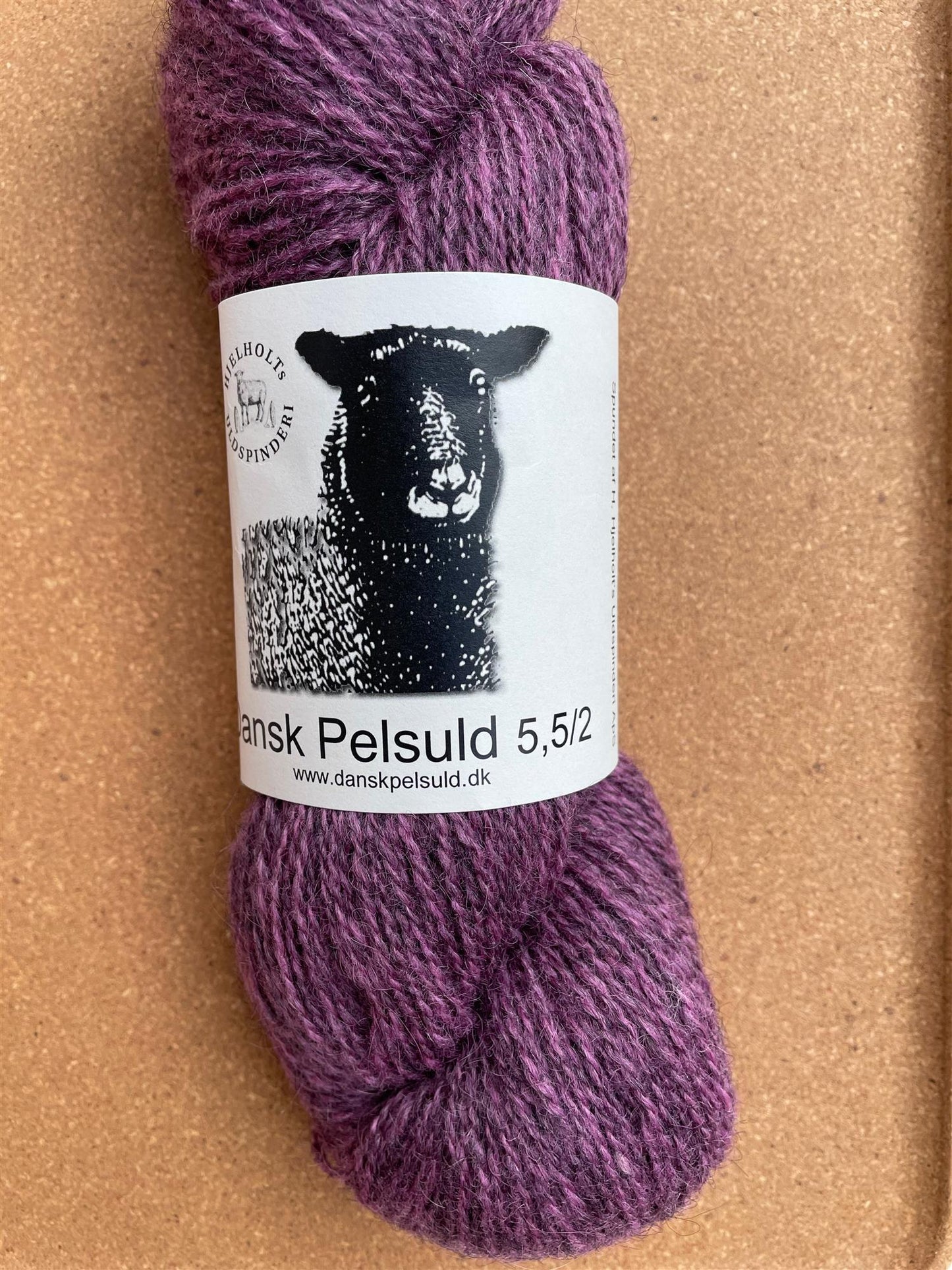 11 Lyng  - Dansk pelsuld 5,5/2 - Hjelholt - Garntopia