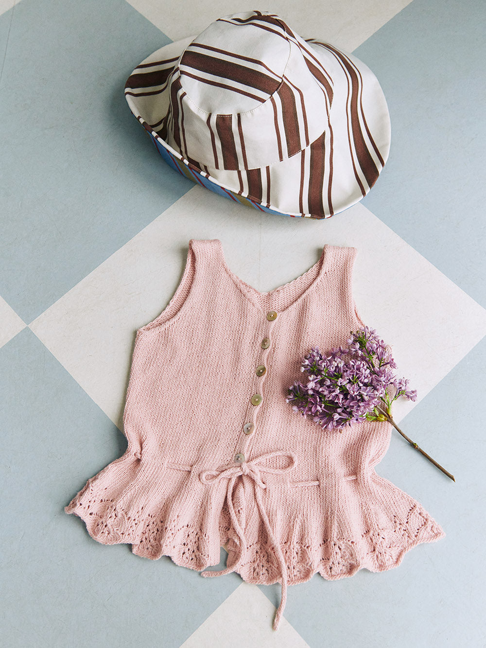 2603 - Sommerbarn og Baby - NR 3 ADELINE TOP JUNIOR - Sandnes garn - Garntopia