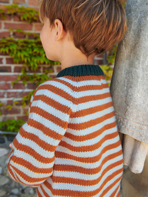 2408 - Mykt til barn - Nr. 3 SOUTH SWEATER JUNIOR - Sandnes garn - Garntopia