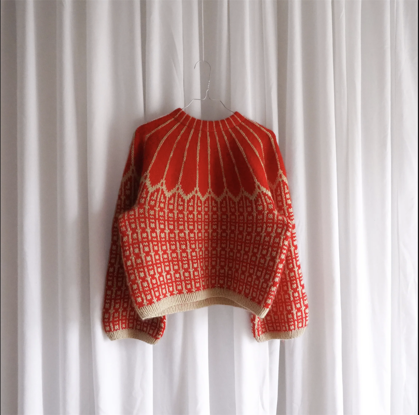 Stund - Mønsterstrik på store pinde av Anne-Sophie Nørby Velling - Anne-Sophie Nørby Velling - Garntopia