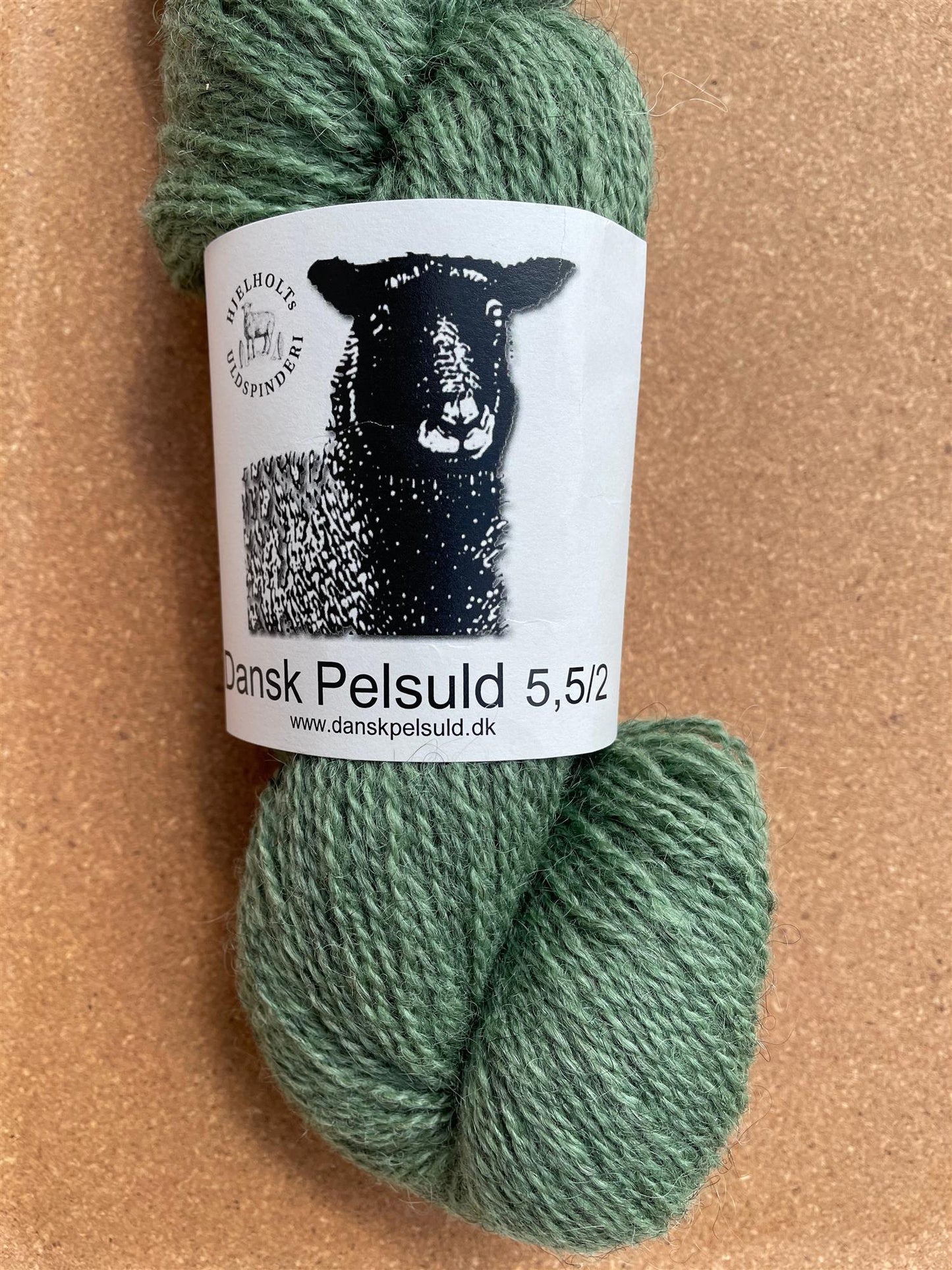 26  Oliven   - Dansk pelsuld 5,5/2 - Hjelholt - Garntopia