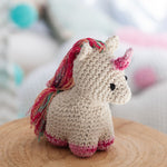 DIY Unicorn Nora Heklekit - Hoooked Yarn