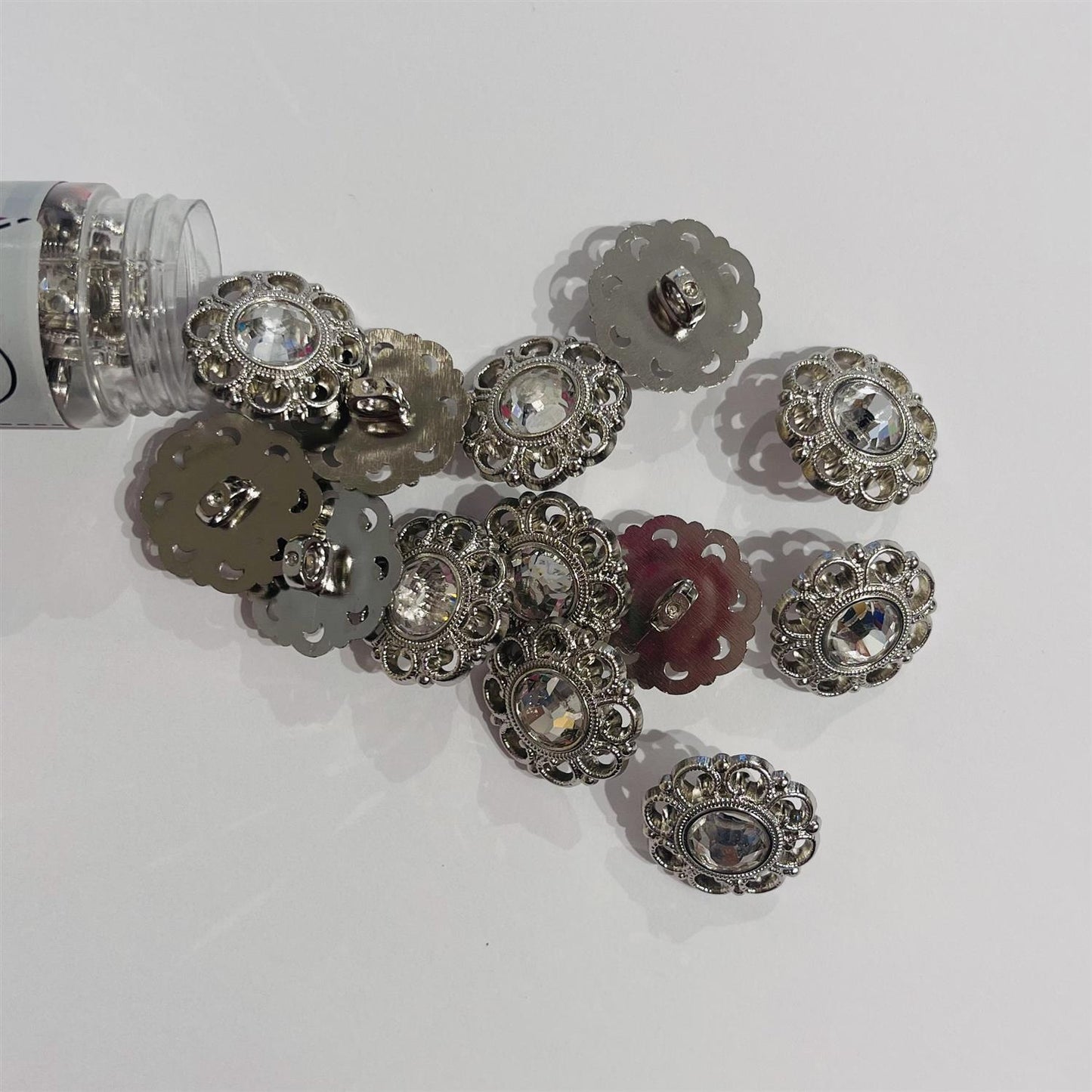 Antikk blingknapp - 20 mm - Hjelmtvedt - Garntopia