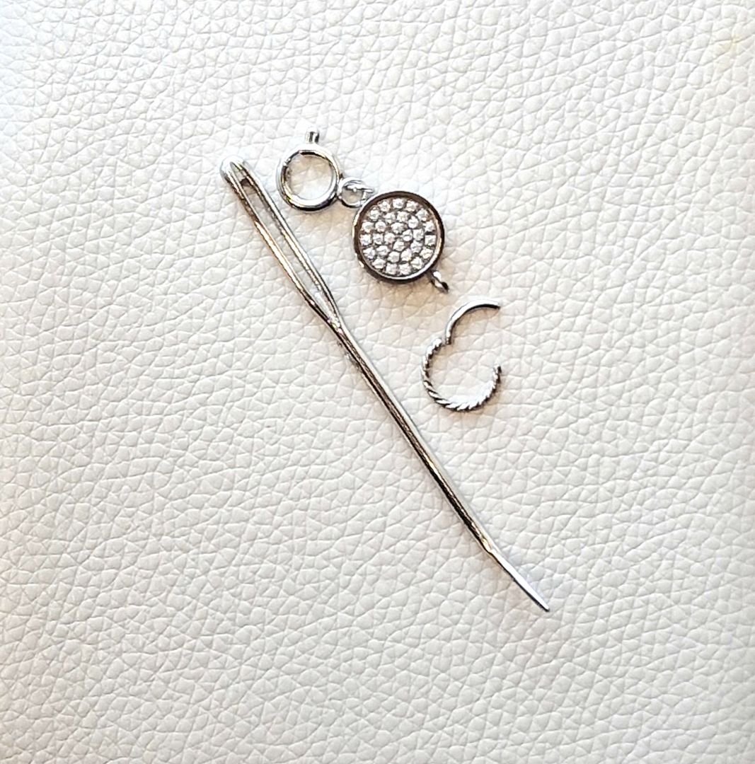 My Pearl - Tapestry needle - Charm - Gold - SILFA ehf - Garntopia