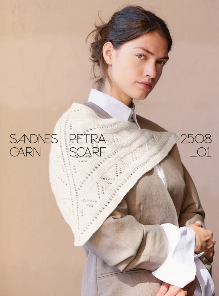 2508 - Cashmere - Nr. 1  Petra Scarf