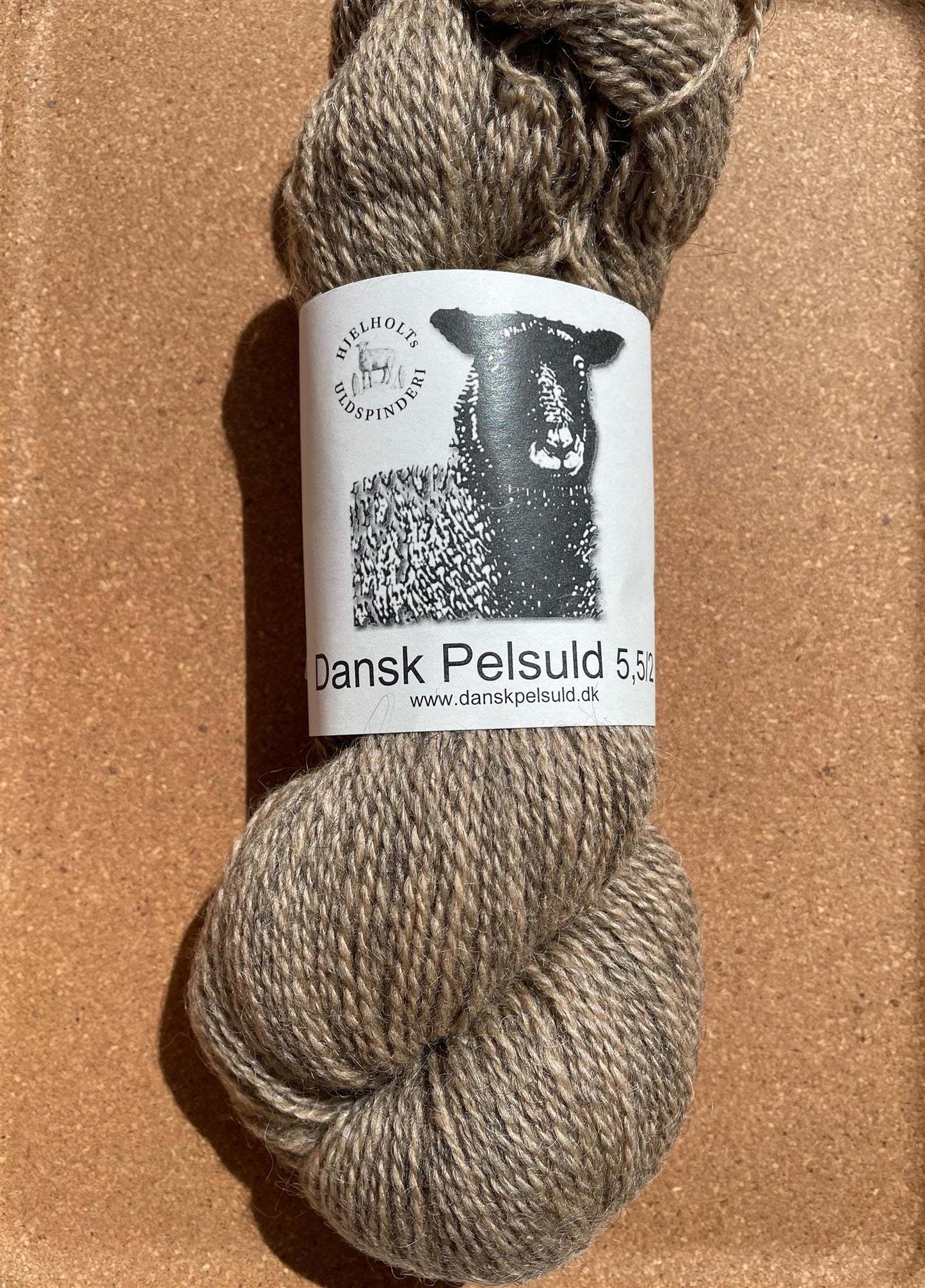 19 Lys beige - Dansk pelsuld 5,5/2 - Hjelholt - Garntopia