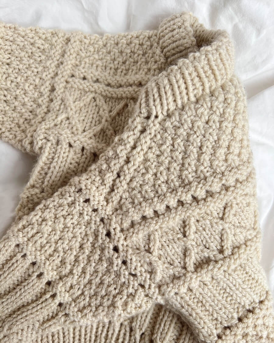 Ingrid Sweater Baby - Papir - PetiteKnit - Garntopia