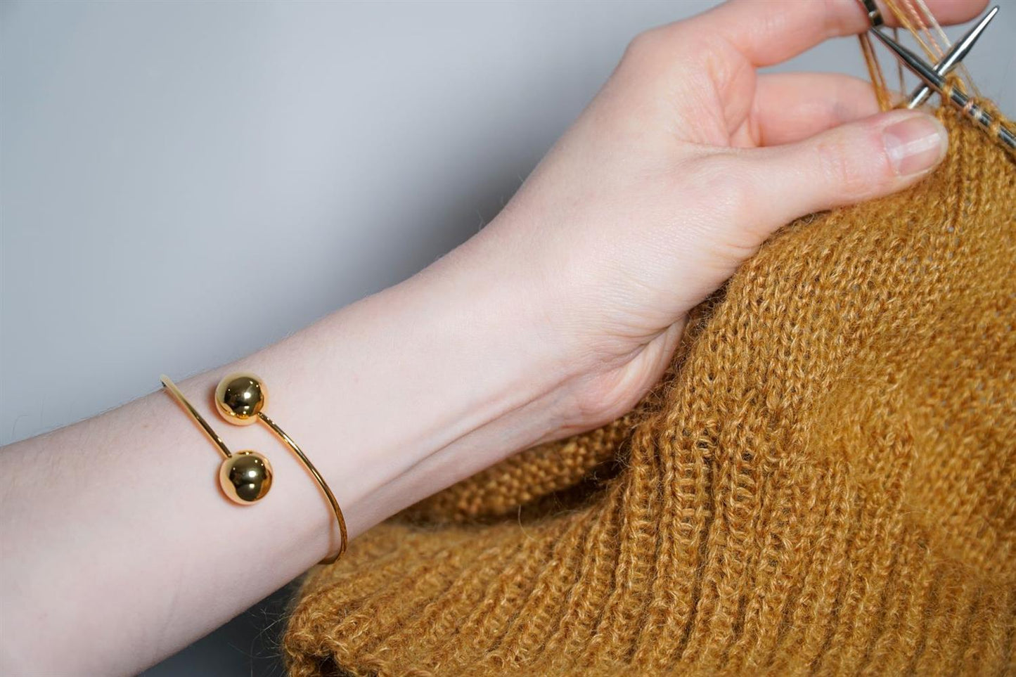 My Pearl Globe - Stitch Holder Bracelet - 1 stk - Gold - SILFA ehf - Garntopia