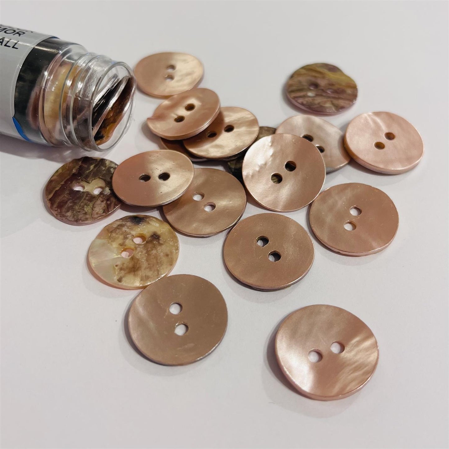 Perlemorknapp Støvrosa - 18 mm - Ukjent - Garntopia