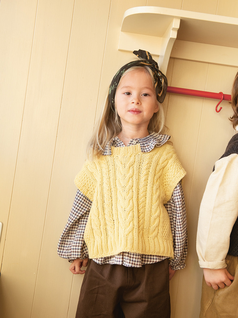 2501 - Mykt til barn - Nr. 4 Cora Slipover Junior - Sandnes garn - Garntopia