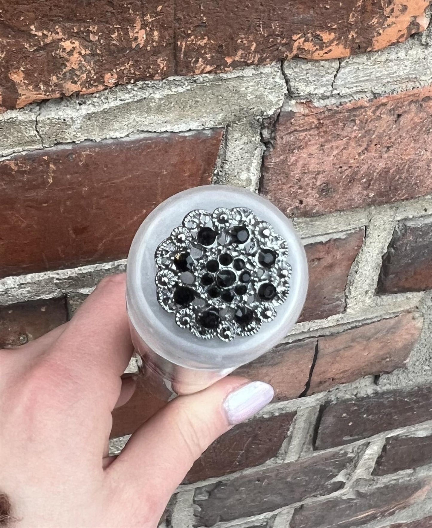 Strassknapp, sort - 20 mm - Villy Jensen - Garntopia