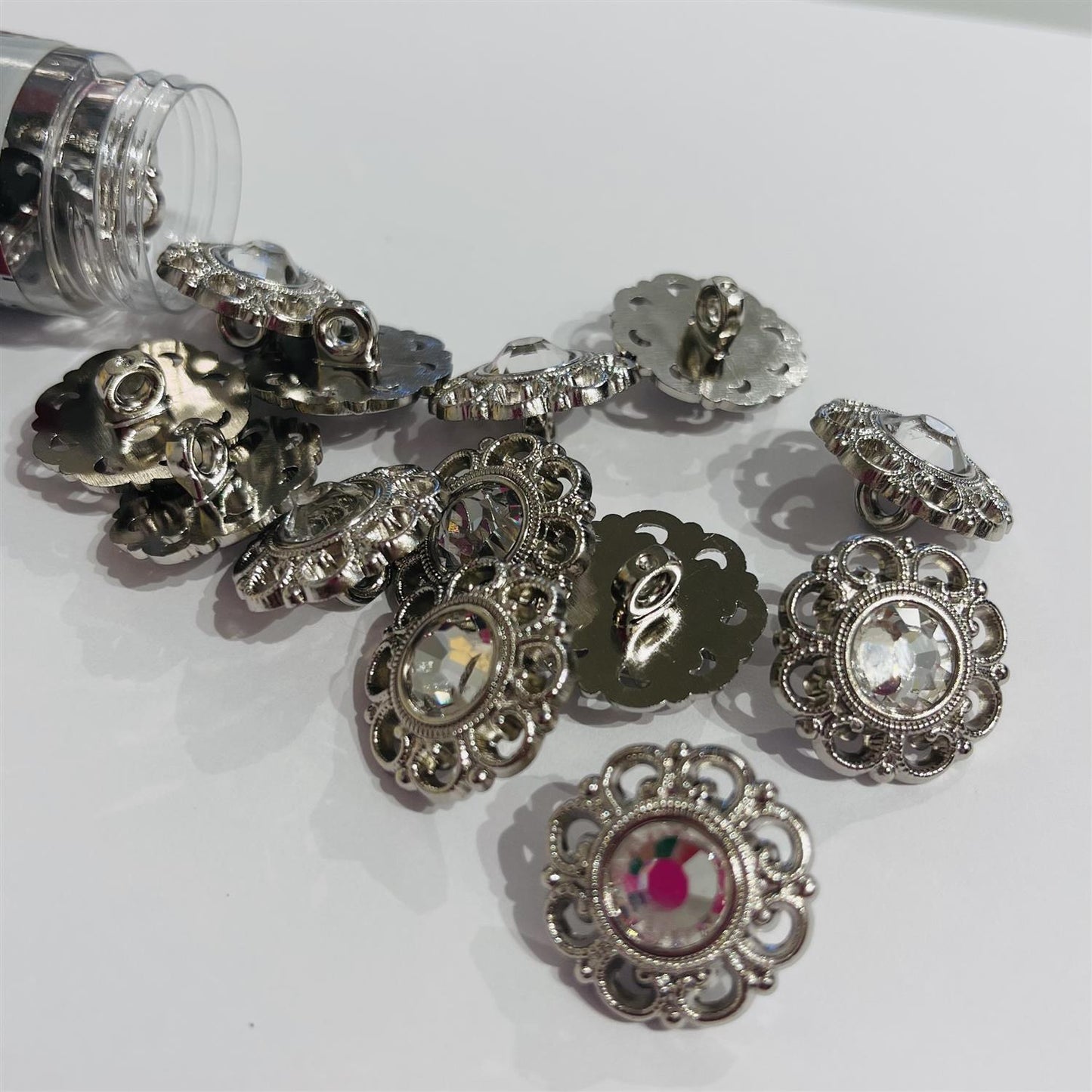 Antikk blingknapp - 20 mm - Hjelmtvedt - Garntopia