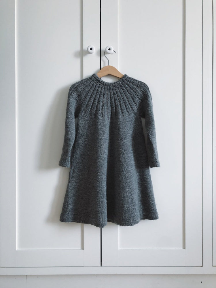 Haralds Kjole - Papir - PetiteKnit - Garntopia