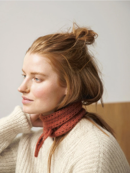 2302-10 Lacey Scarf - Papir - Sandnes garn - Garntopia