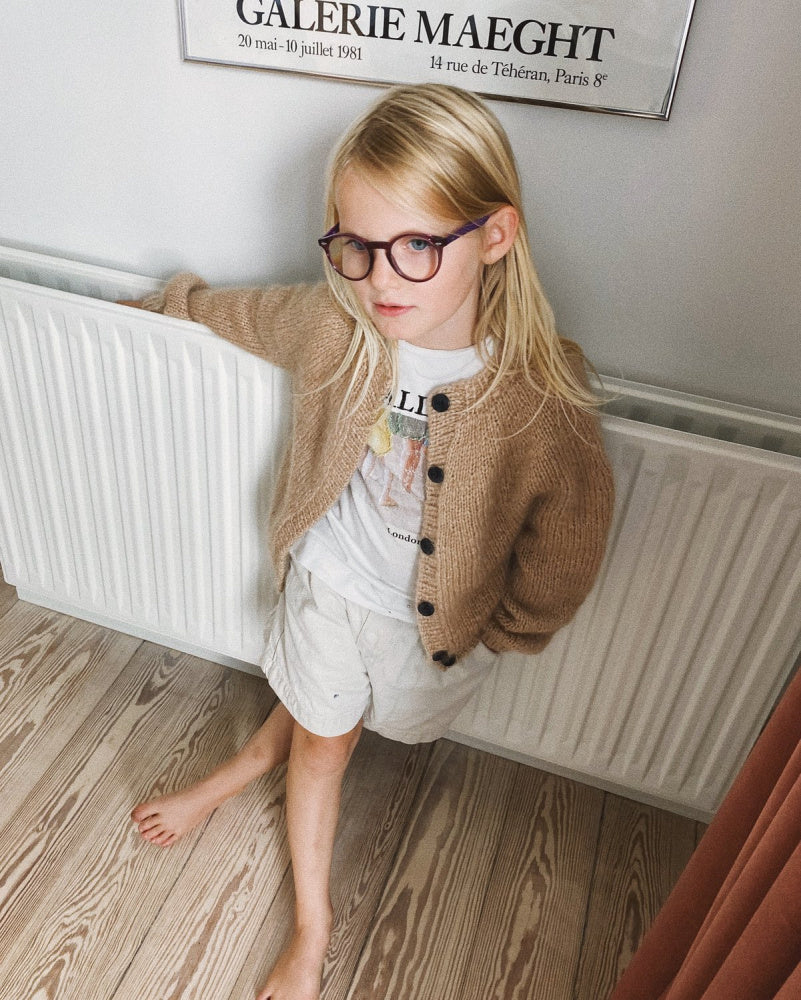 Novice Cardigan Junior - Chunky Edition - Papir - PetiteKnit - Garntopia
