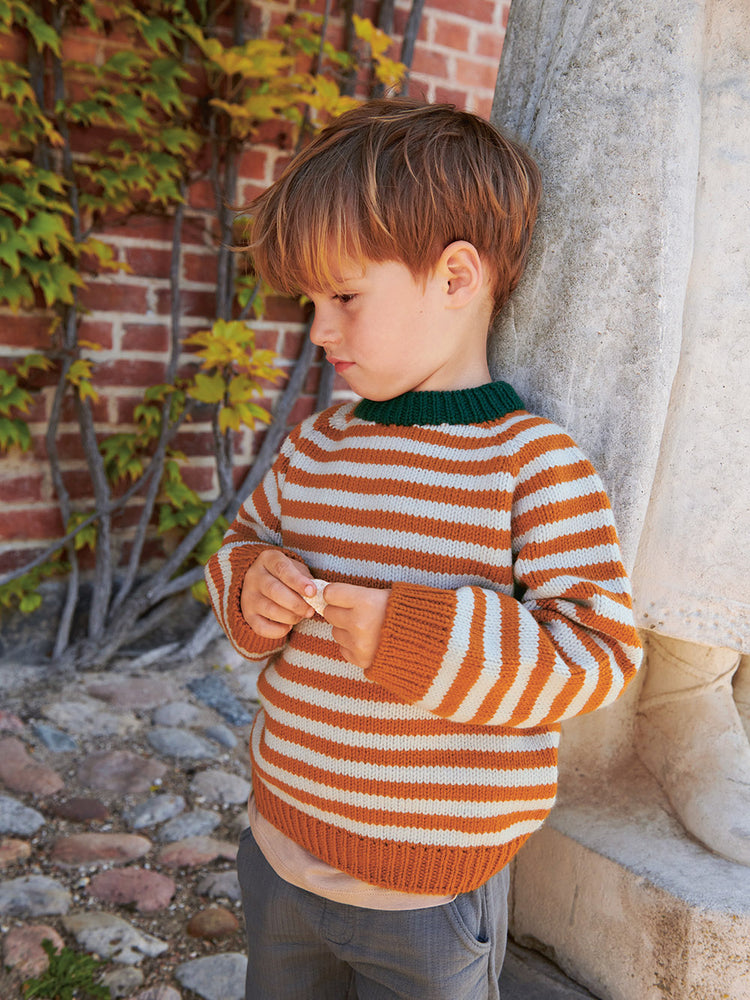 2408 - Mykt til barn - Nr. 3 SOUTH SWEATER JUNIOR - Sandnes garn - Garntopia