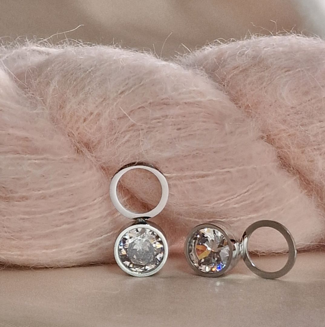 My Pearl - Stitch Markers CHARMS, 2 pcs - Large zircons - Clear - Silver - SILFA ehf - Garntopia