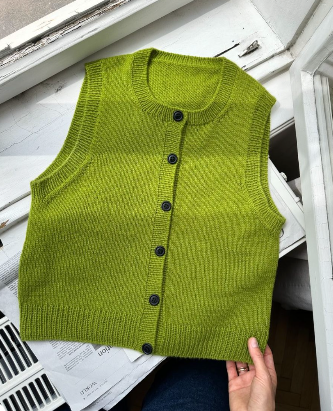 Maggie Vest - Papir - PetiteKnit - Garntopia