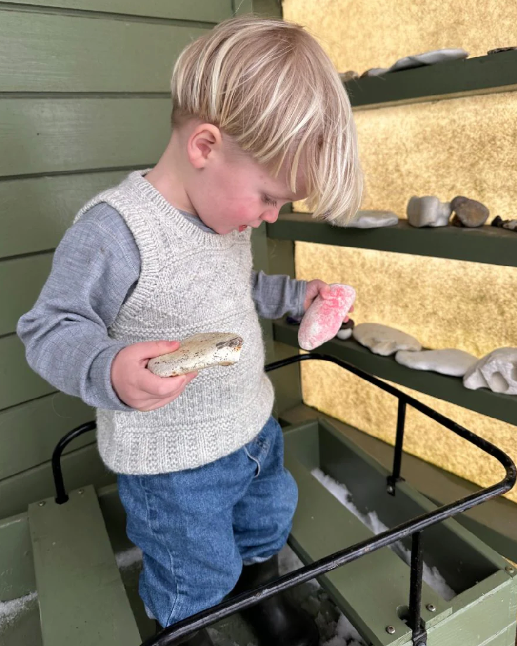 Storm Slipover Junior - Papir - PetiteKnit - Garntopia