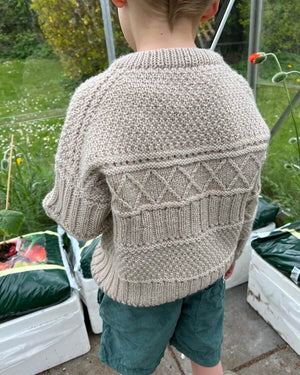 Ingrid Sweater Junior - Papir - PetiteKnit - Garntopia
