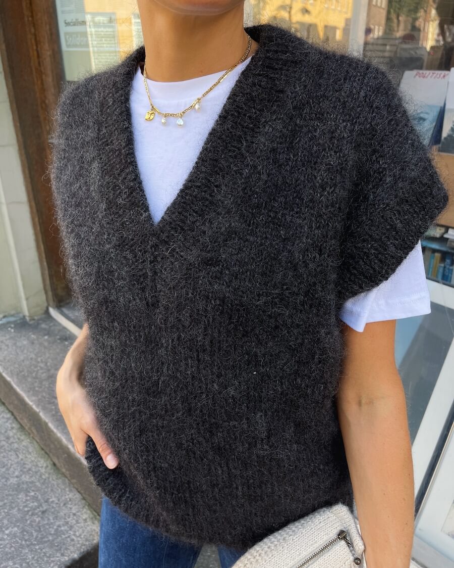 Weekend Slipover V-neck - Papir - PetiteKnit - Garntopia