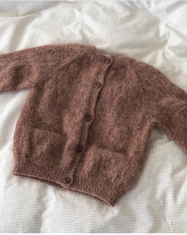 Ellens Cardigan - Papir - PetiteKnit - Garntopia