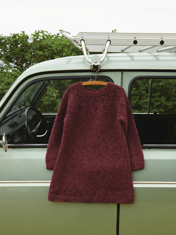 2506 - Mykt til barn - Nr. 8  Sweet Pea Dress Junior - Sandnes garn - Garntopia