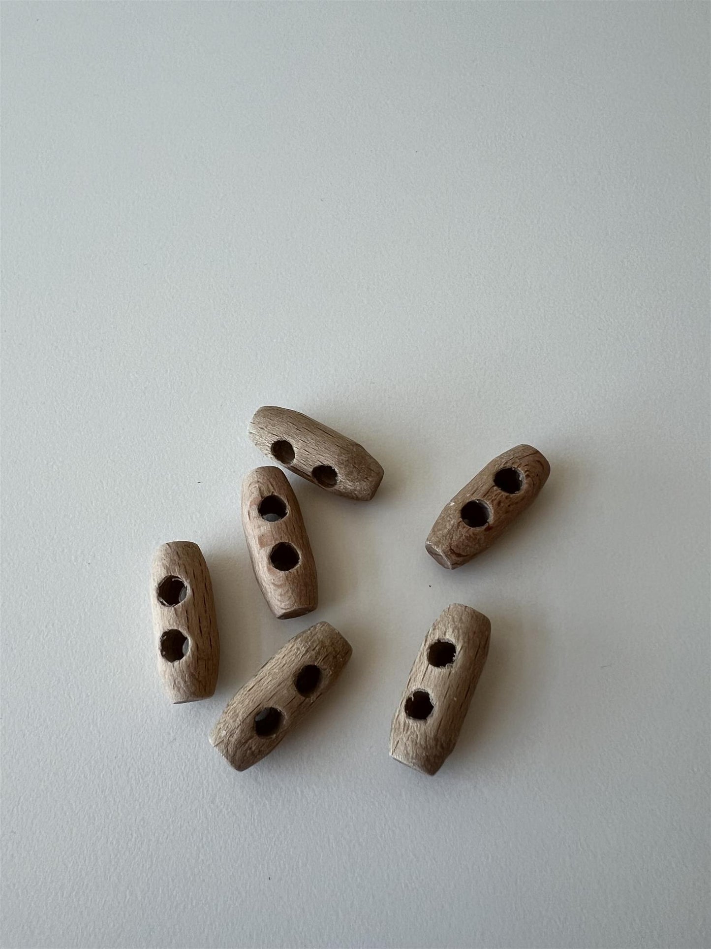 Duffelknapp, bøk - 25 mm - Ukjent - Garntopia