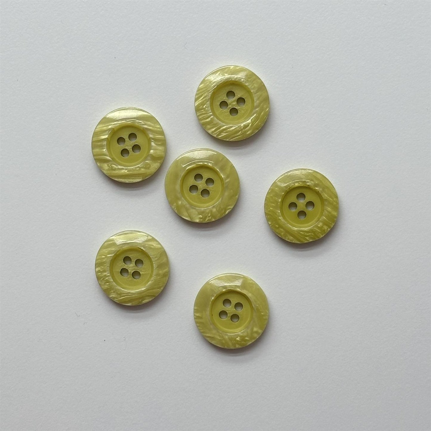 Knapp, lime - 20 mm - Hjelmtvedt - Garntopia