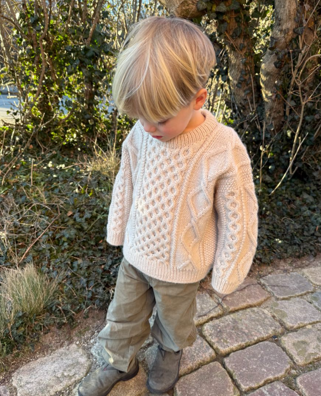 Dagmar Sweater Junior - Papir - PetiteKnit - Garntopia