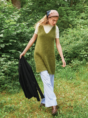 2507 - DIY - NR. 9 MEADOW Dress - Sandnes garn - Garntopia