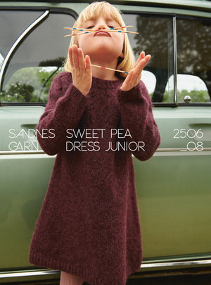 2506 - Mykt til barn - Nr. 8  Sweet Pea Dress Junior - Sandnes garn - Garntopia