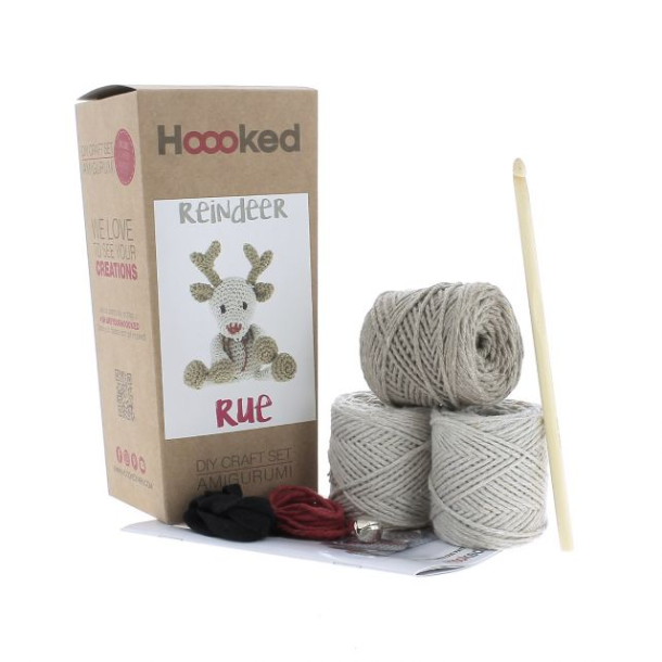 DIY Reindeer Rue Heklekit - Hoooked Yarn