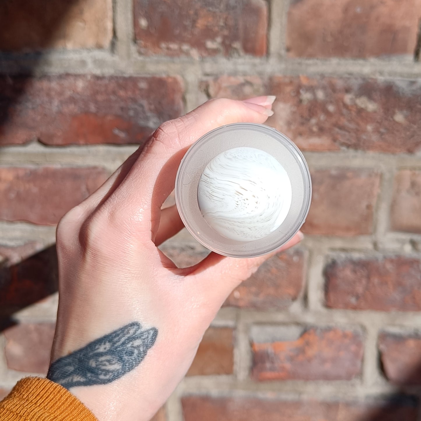 Stor Plastknapp  Ecru - 30 mm - Villy Jensen - Garntopia