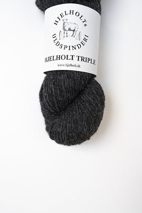 44 Charcoal -  Hjelholt Triple - Hjelholt - Garntopia