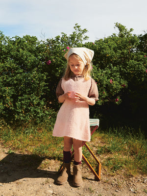 2506 - Mykt til barn - Nr. 1  Meadow Dress junior - Sandnes garn - Garntopia