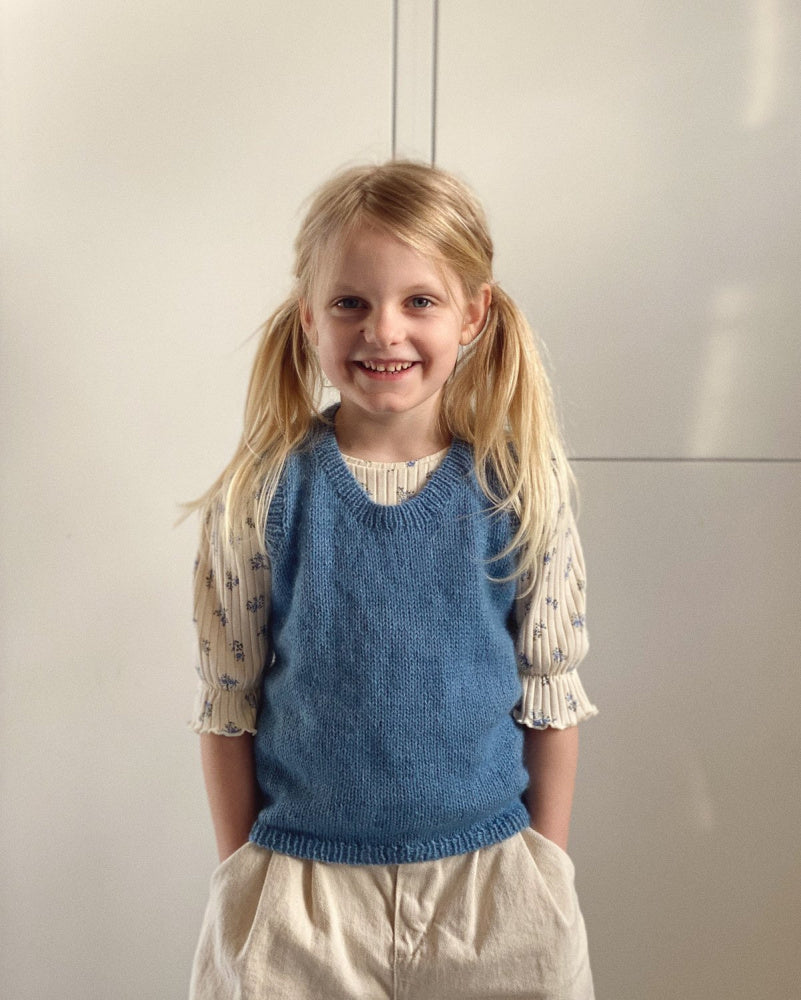 Stockholm Slipover Mini - Papir - PetiteKnit - Garntopia