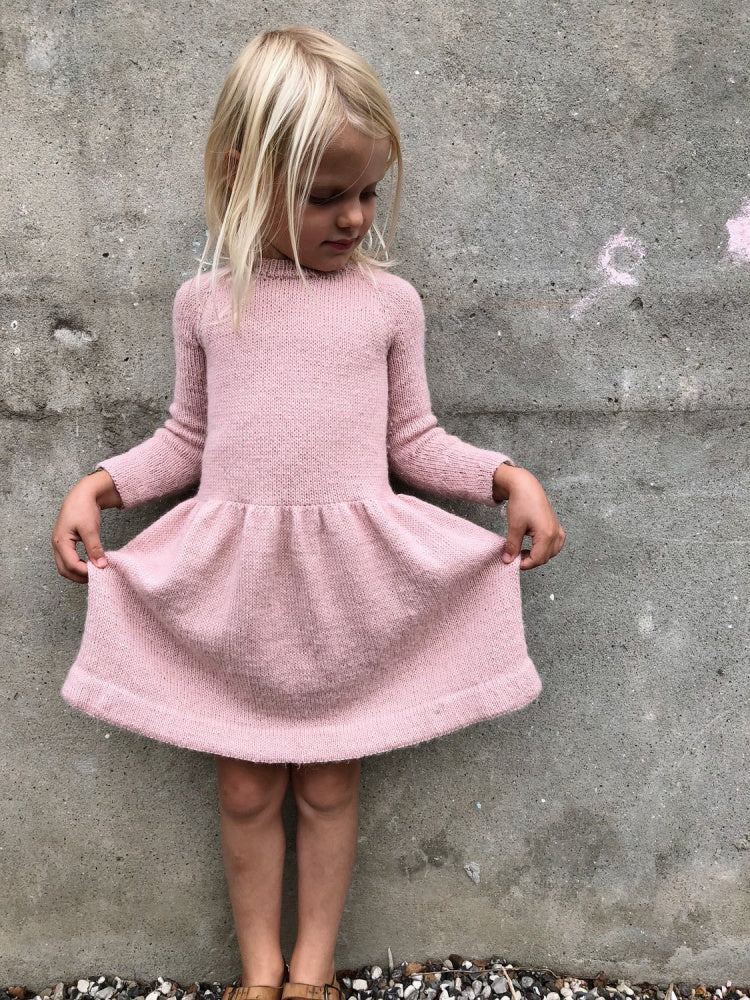 Karlas Kjole - Papir - PetiteKnit - Garntopia