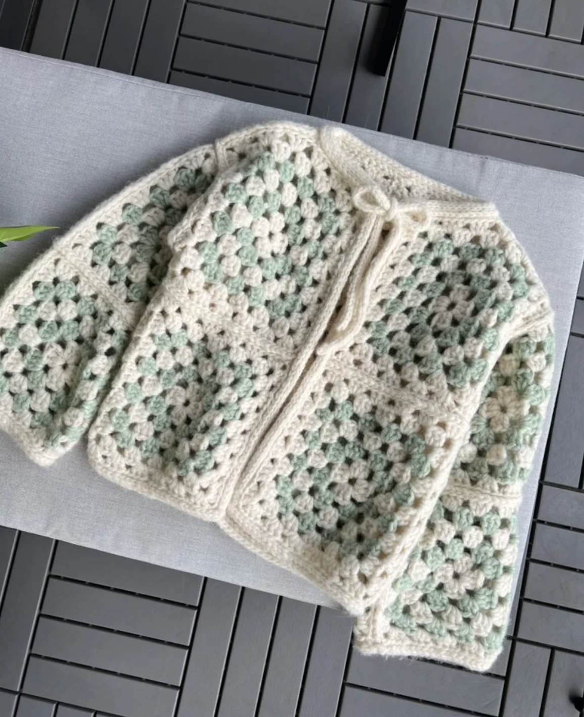 Besto Cardigan - Papir - byHildeLundal - Garntopia